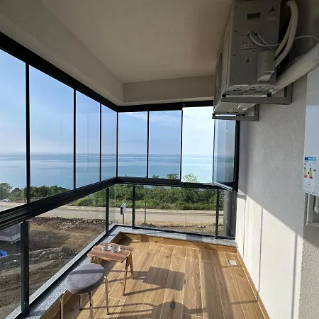 With Pool On The Beach Apartment *