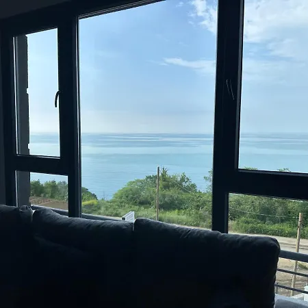 Apartment With Pool On The Beach Trabzon