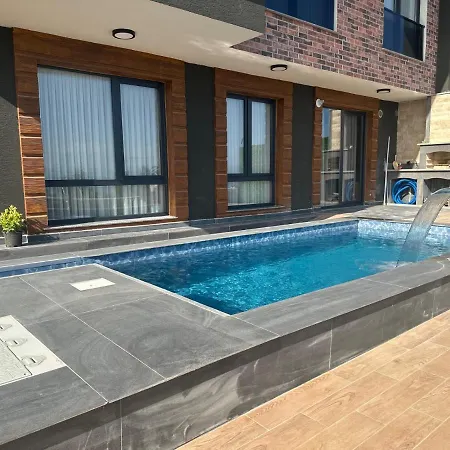 Apartment With Pool On The Beach Trabzon