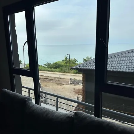 Apartment With Pool On The Beach